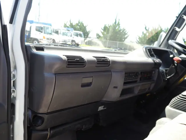 いすゞ エルフ KR-NKR81EN(2WD)の写真43