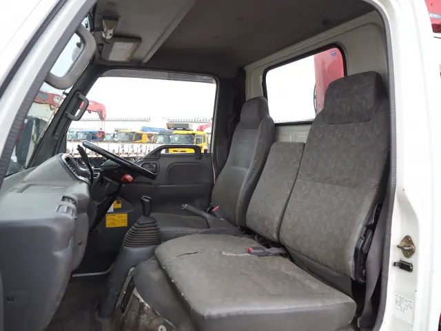 いすゞ エルフ KR-NKR81EN(2WD)の写真47