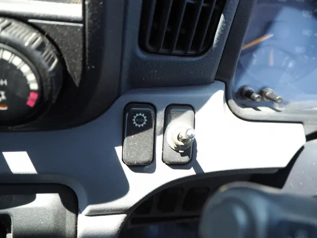 三菱 キャンター TKG-FBA20(2WD)の写真47