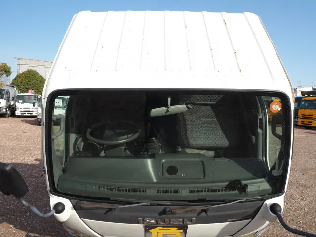 いすゞ エルフ PB-NKS81AN(4WD)の写真9