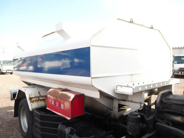 いすゞ エルフ PB-NKS81AN(4WD)の写真10