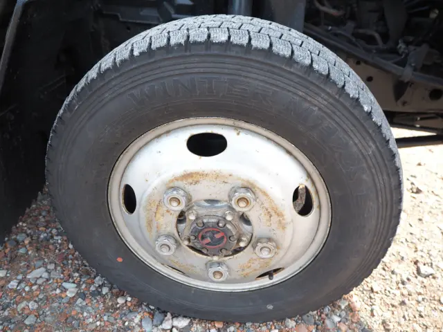 いすゞ エルフ PB-NKS81AN(4WD)の写真11