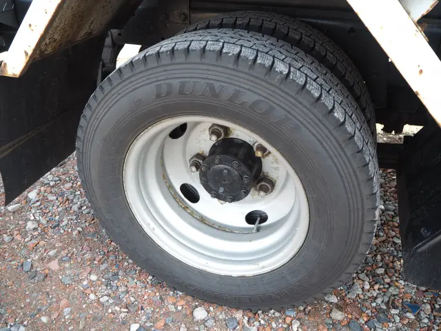 いすゞ エルフ PB-NKS81AN(4WD)の写真17