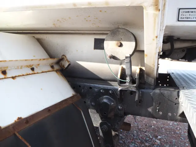 いすゞ エルフ PB-NKS81AN(4WD)の写真26