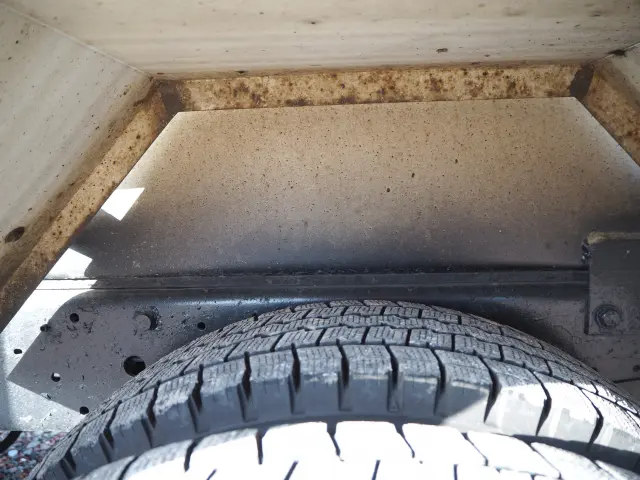 いすゞ エルフ PB-NKS81AN(4WD)の写真28