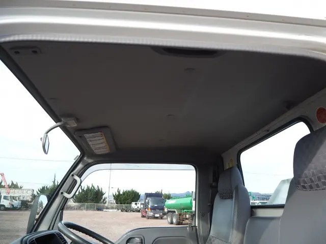 いすゞ エルフ PB-NKS81AN(4WD)の写真39