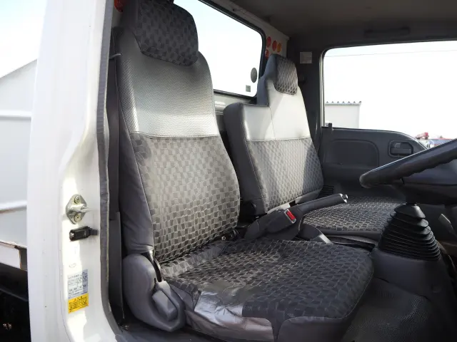 いすゞ エルフ PB-NKS81AN(4WD)の写真42