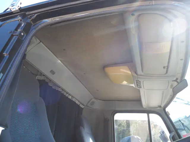 UD コンドル KL-PK26A(2WD)の写真46