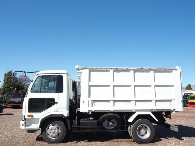 UD コンドル PB-MK36A(2WD)の写真2