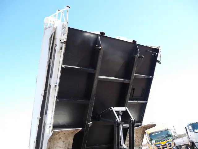 UD コンドル PB-MK36A(2WD)の写真15