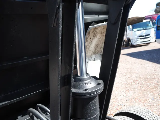 UD コンドル PB-MK36A(2WD)の写真27