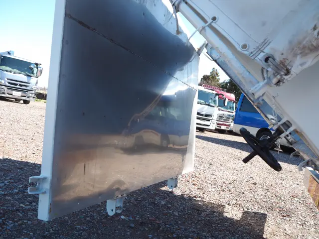 UD コンドル PB-MK36A(2WD)の写真31