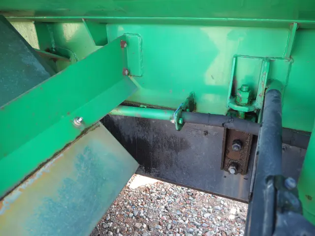 いすゞ ギガ PDG-CYM77P8(6x2)の写真15