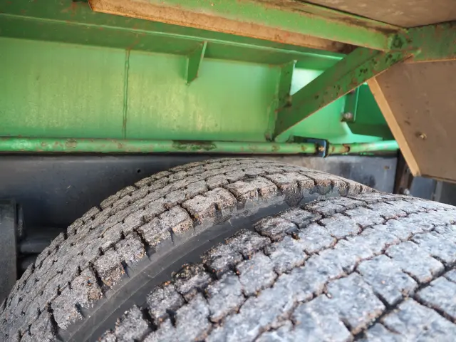 いすゞ ギガ PDG-CYM77P8(6x2)の写真19