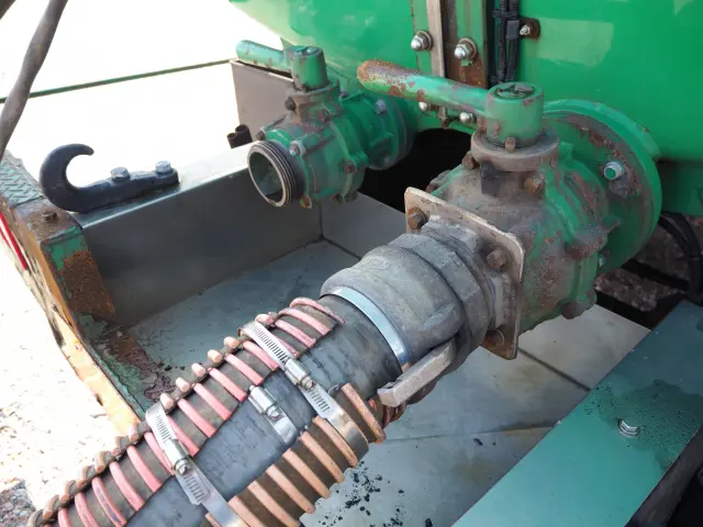 いすゞ ギガ PDG-CYM77P8(6x2)の写真24