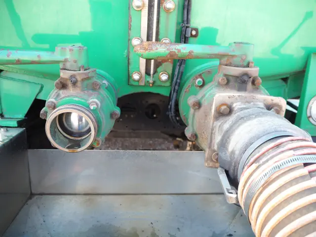 いすゞ ギガ PDG-CYM77P8(6x2)の写真25