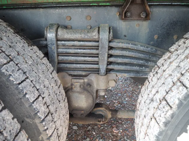 いすゞ ギガ PDG-CYM77P8(6x2)の写真29