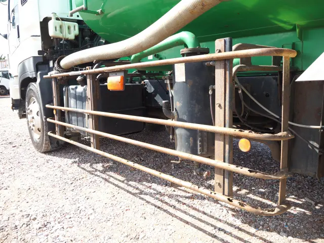 いすゞ ギガ PDG-CYM77P8(6x2)の写真32