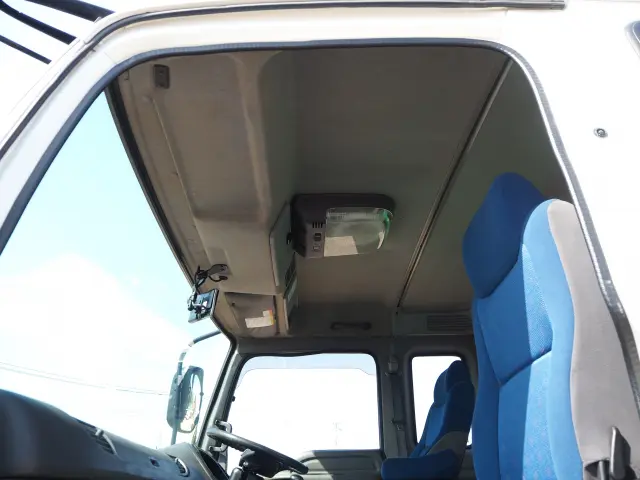 いすゞ ギガ PDG-CYM77P8(6x2)の写真39