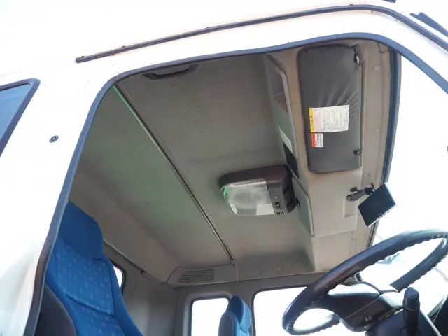 いすゞ ギガ PDG-CYM77P8(6x2)の写真43