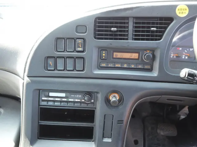 いすゞ ギガ PDG-CYM77P8(6x2)の写真46