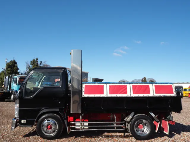 いすゞ エルフ SKG-NKR85AD(2WD)の写真2