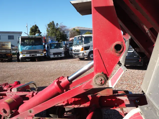 いすゞ エルフ SKG-NKR85AD(2WD)の写真32