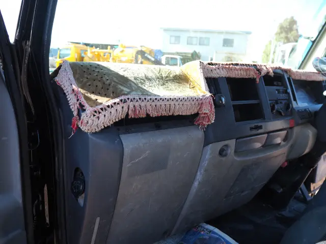 いすゞ エルフ SKG-NKR85AD(2WD)の写真41