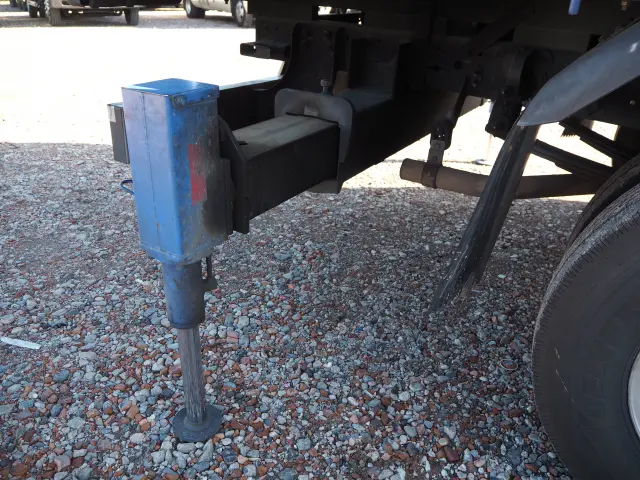 三菱 キャンター KK-FE83EEN(2WD)の写真9