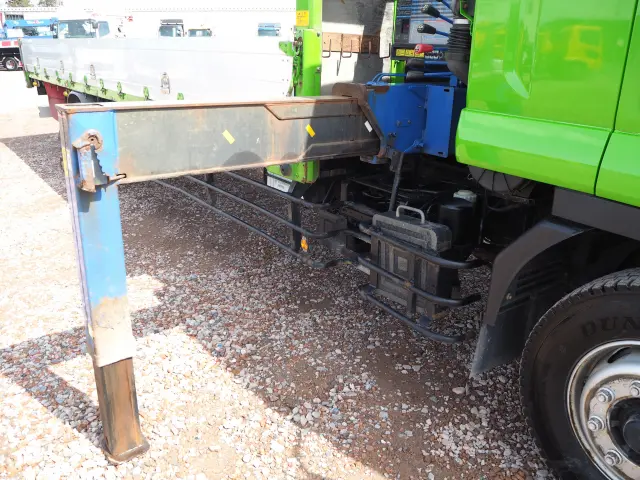 いすゞ フォワード LPG-FTR90S2(2WD)の写真9