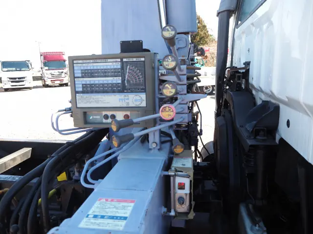 いすゞ フォワード PJ-FTR34L4(2WD)の写真10