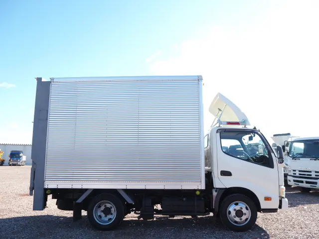 トヨタ ダイナ TKG-XZU675(4WD)の写真6