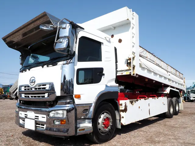 UD クオン QKG-CW5ZL(6x4)の写真1