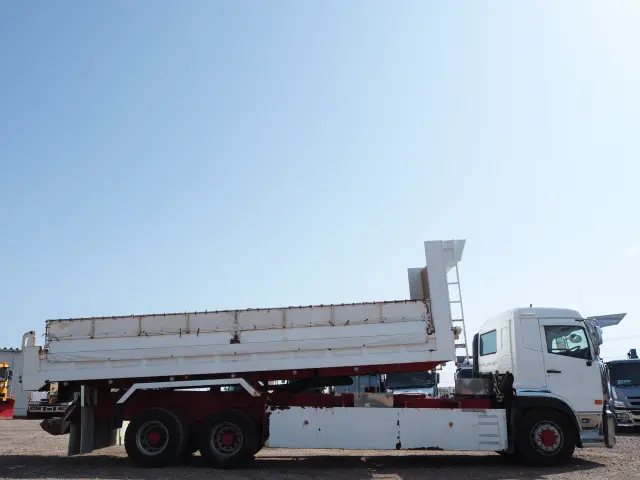 UD クオン QKG-CW5ZL(6x4)の写真6