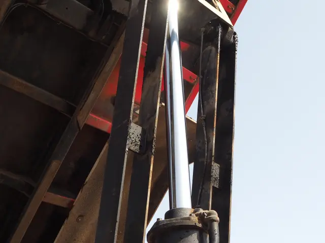 UD クオン QKG-CW5ZL(6x4)の写真14