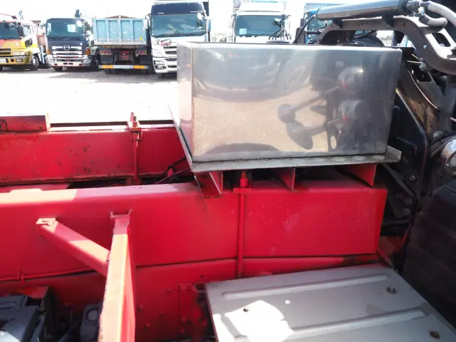 UD クオン QKG-CW5ZL(6x4)の写真15