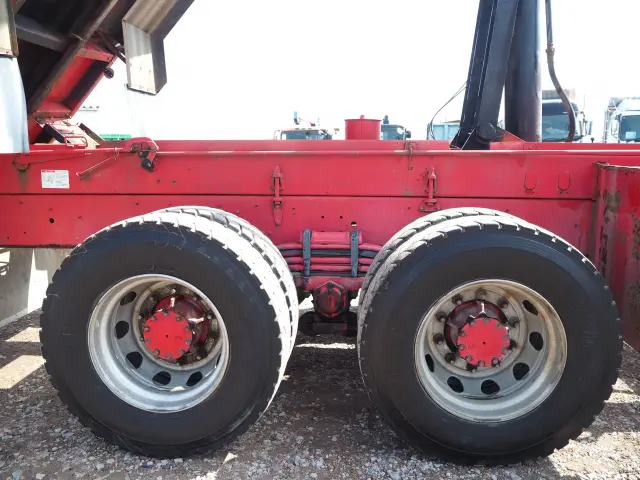 UD クオン QKG-CW5ZL(6x4)の写真18