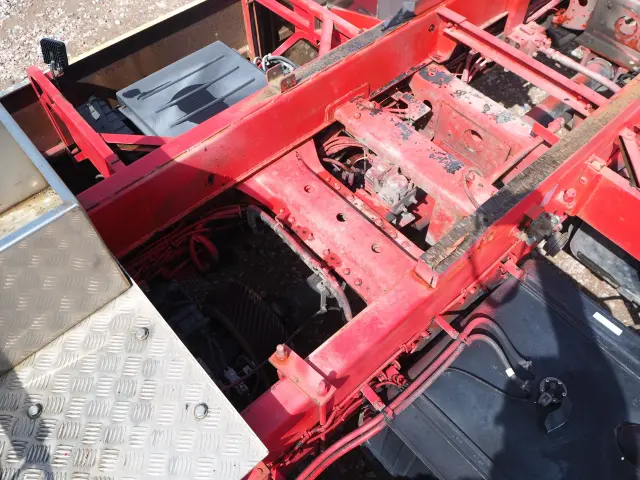 UD クオン QKG-CW5ZL(6x4)の写真41