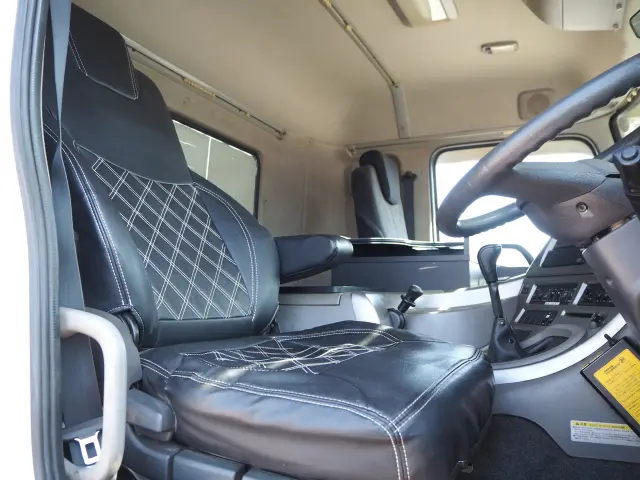 UD クオン QKG-CW5ZL(6x4)の写真46