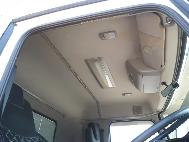 UD クオン QKG-CW5ZL(6x4)の写真47