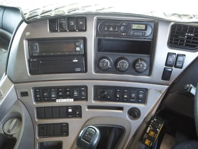 UD クオン QKG-CW5ZL(6x4)の写真49