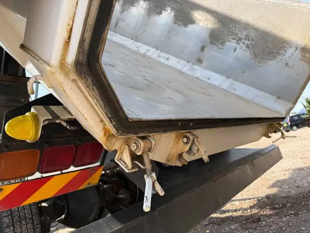 UD クオン LDG-CW5YL(6x4)の写真13