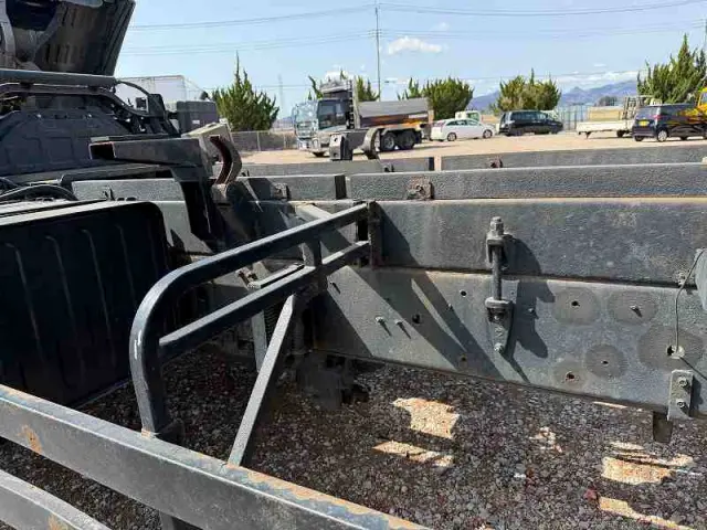 UD クオン LDG-CW5YL(6x4)の写真18