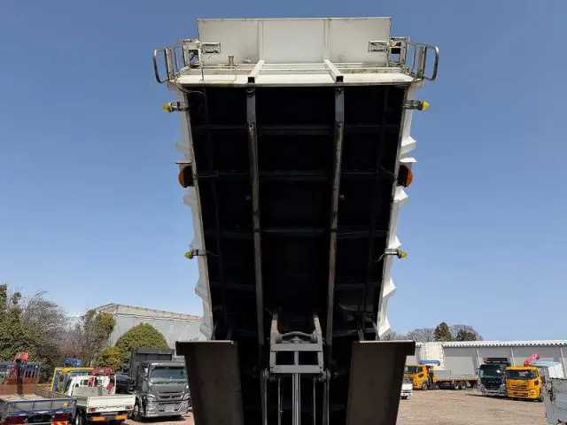 UD クオン LDG-CW5YL(6x4)の写真31