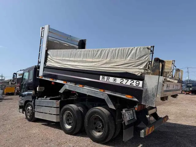 いすゞ ギガ QKG-CXZ77AT(6x2)の写真3