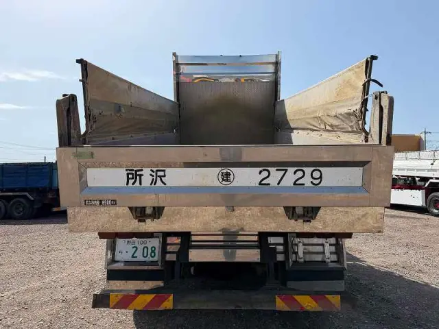 いすゞ ギガ QKG-CXZ77AT(6x2)の写真4