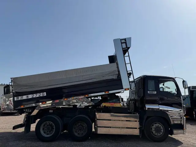 いすゞ ギガ QKG-CXZ77AT(6x2)の写真6