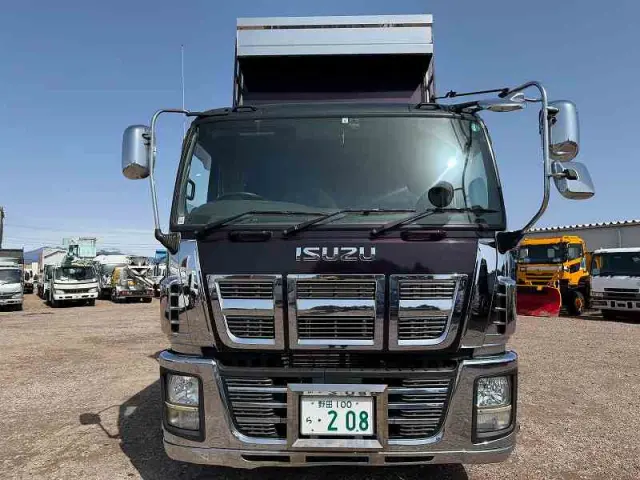 いすゞ ギガ QKG-CXZ77AT(6x2)の写真8