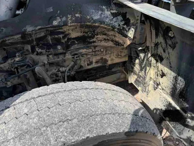 いすゞ ギガ QKG-CXZ77AT(6x2)の写真10