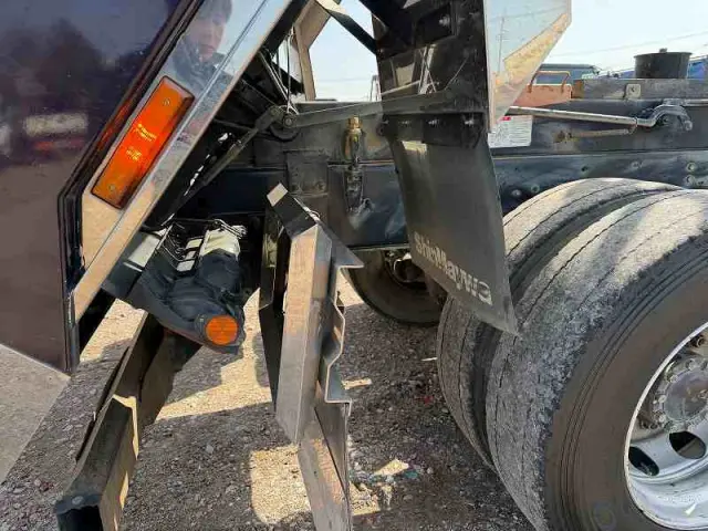 いすゞ ギガ QKG-CXZ77AT(6x2)の写真17